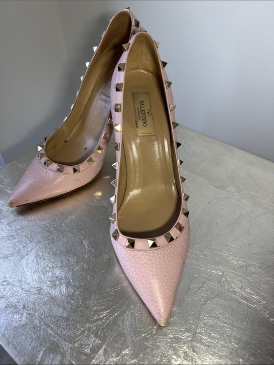 Valentino Shoes - Valentino Pale Pink Leather Rockstud Pointed-Toe Pumps